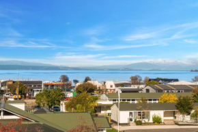 Lakeview Luxury - Taupo Holiday Apartment